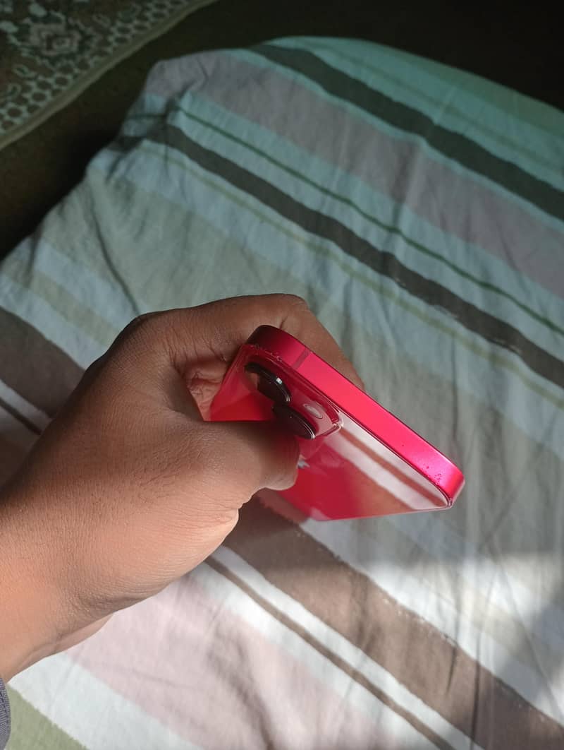 Apple iPhone 14 4
