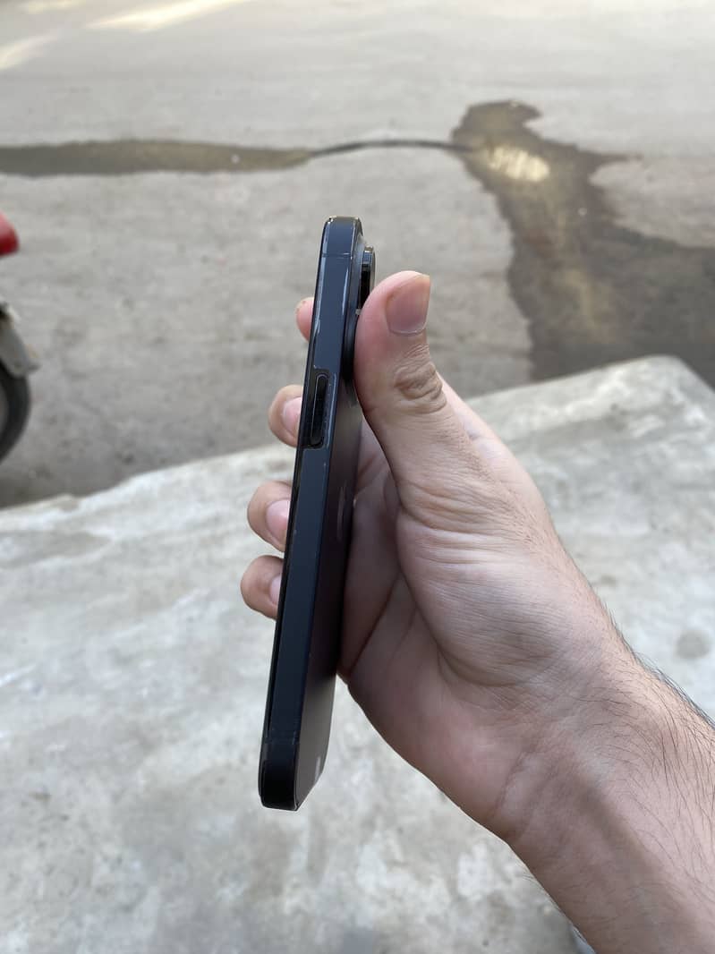 Apple iPhone 14 Pro 2