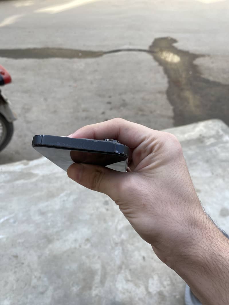 Apple iPhone 14 Pro 4