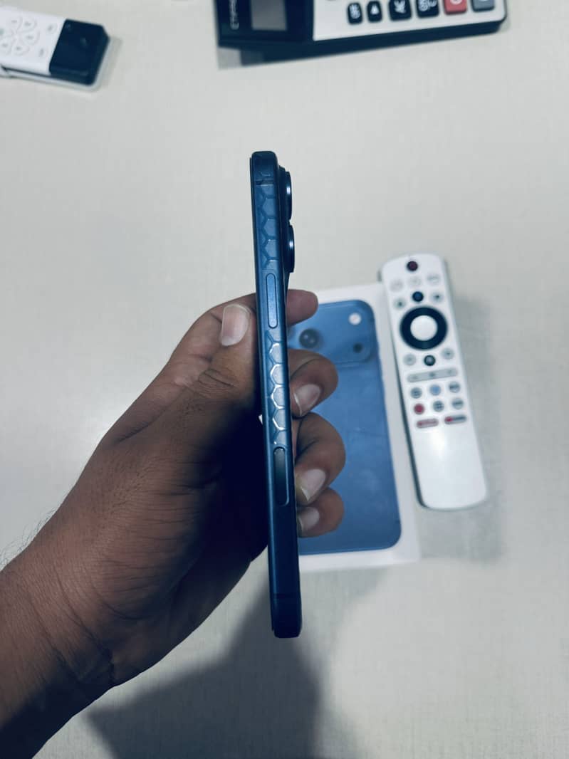 Apple iPhone 17 Pro Max 2