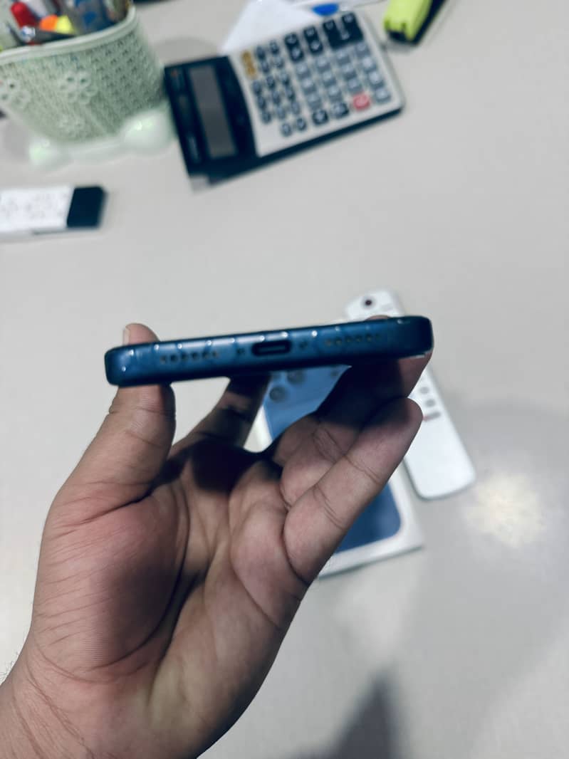 Apple iPhone 17 Pro Max 4