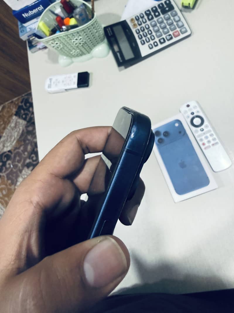 Apple iPhone 17 Pro Max 6