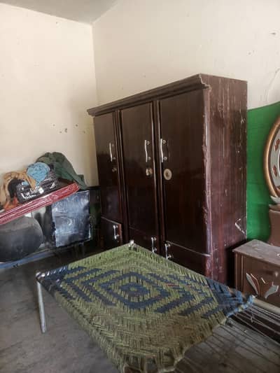 Almari new Condition sel now