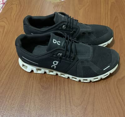 On Cloud 5 shoes