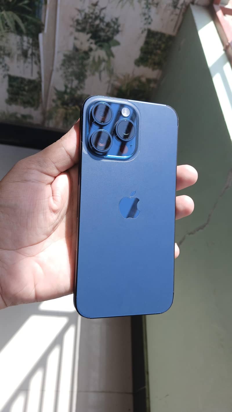 Apple iPhone 15 Pro Max 0