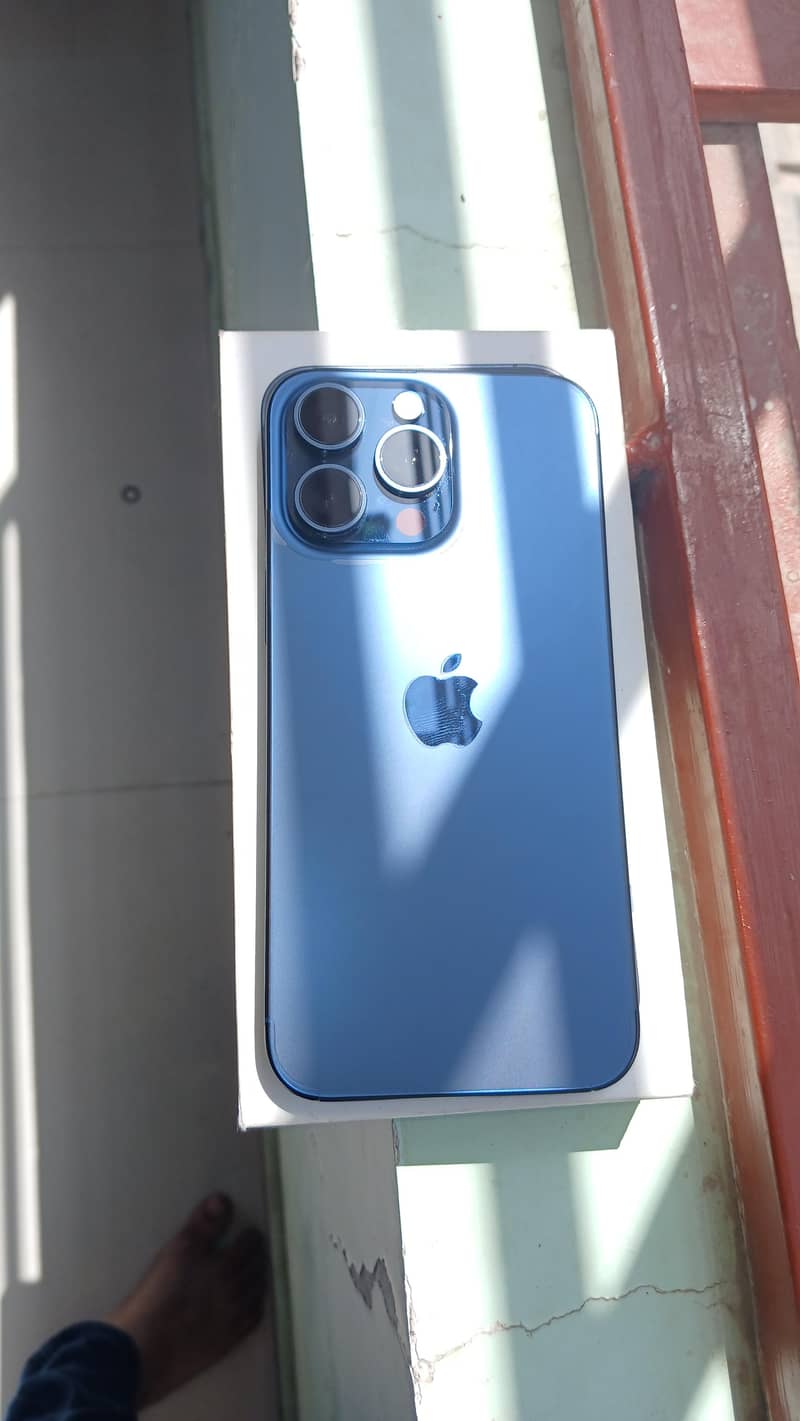 Apple iPhone 15 Pro Max 3