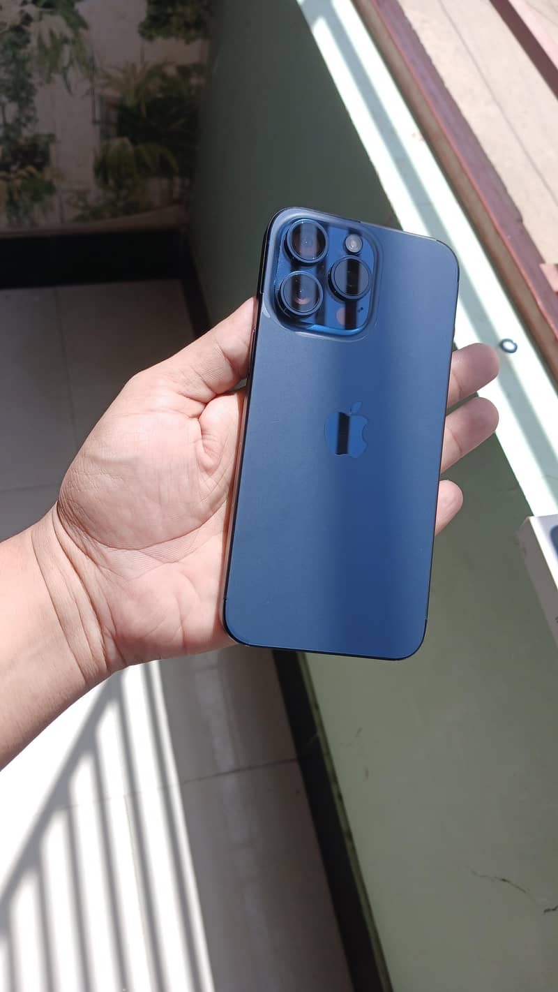 Apple iPhone 15 Pro Max 5