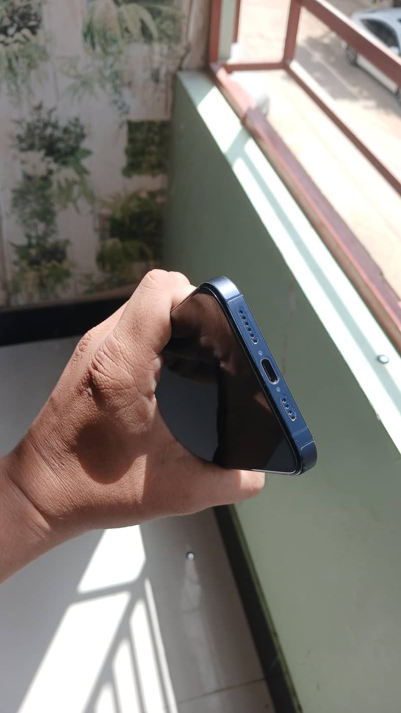 Apple iPhone 15 Pro Max 7