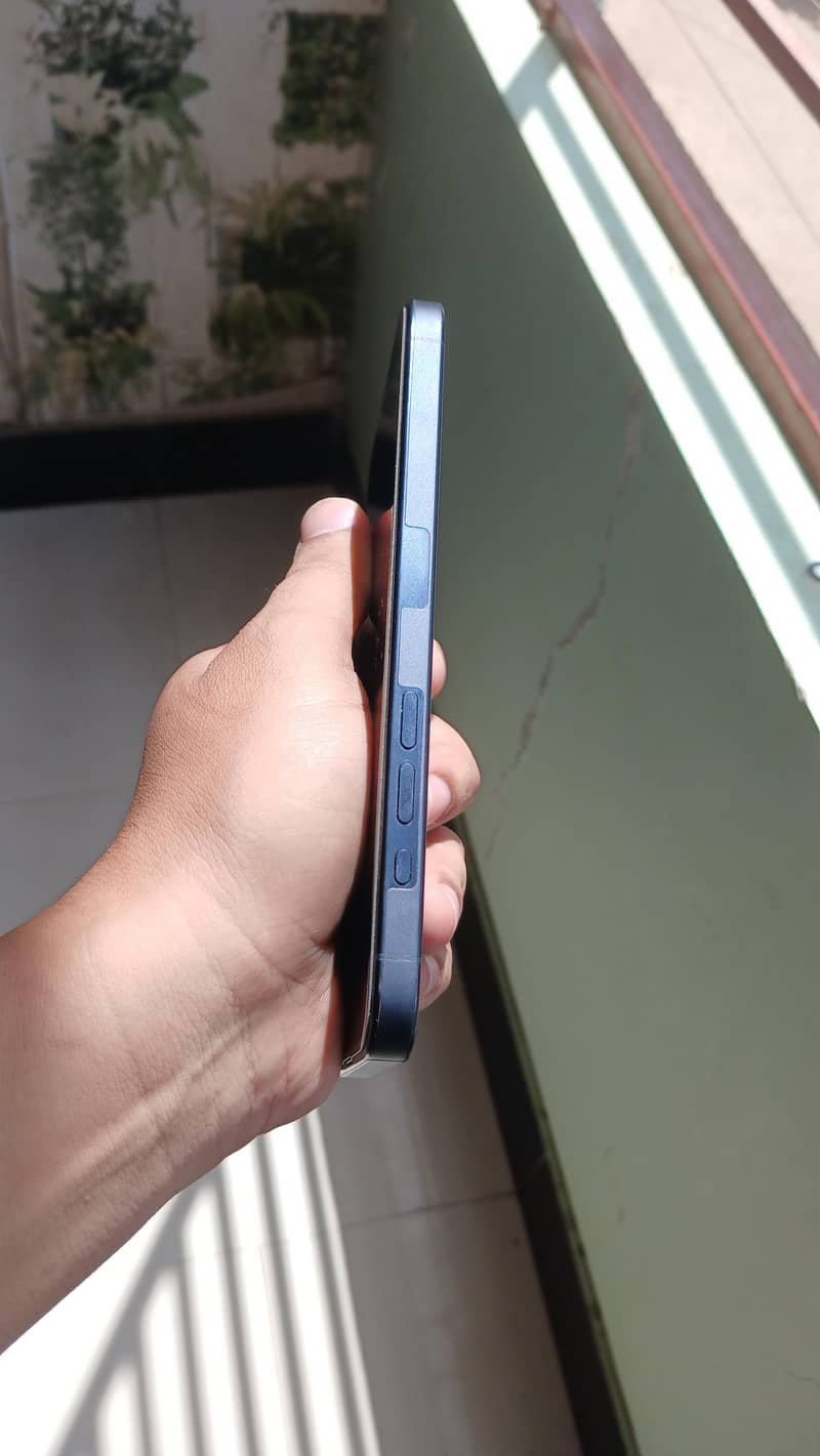 Apple iPhone 15 Pro Max 8