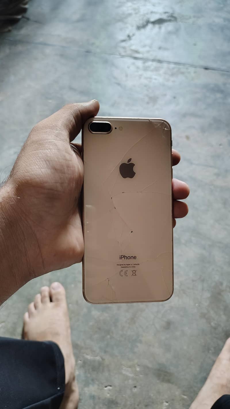 Apple iPhone 8 Plus 5