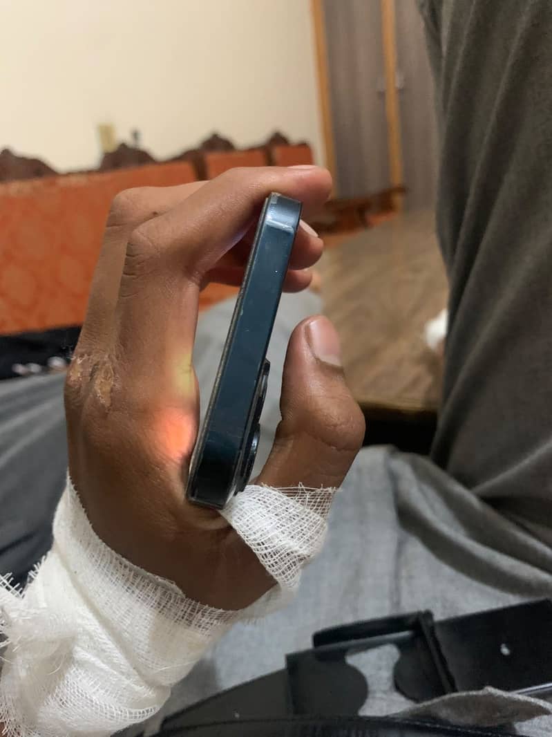 Apple iPhone 14 2