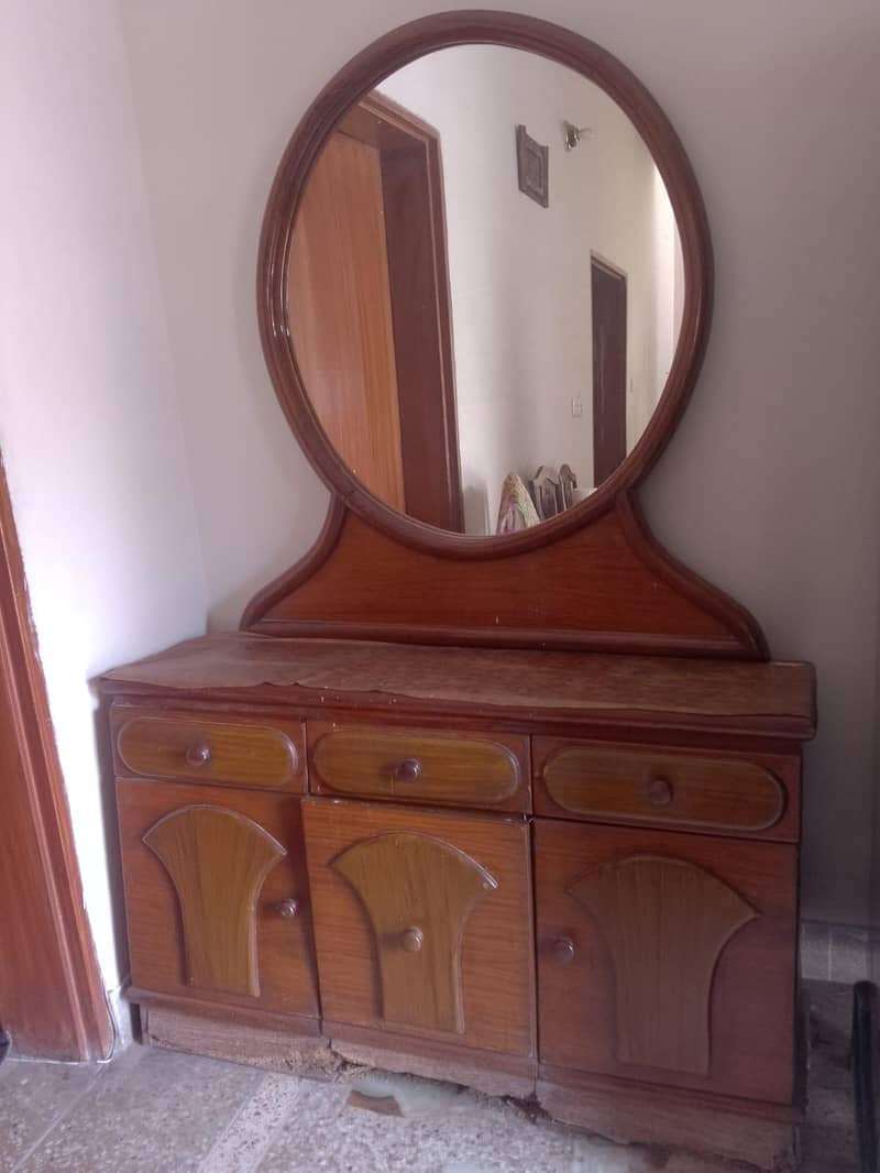 Dressing table for sell 1