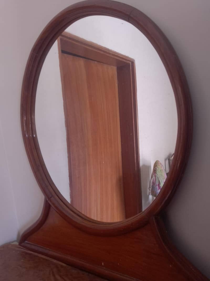 Dressing table for sell 2