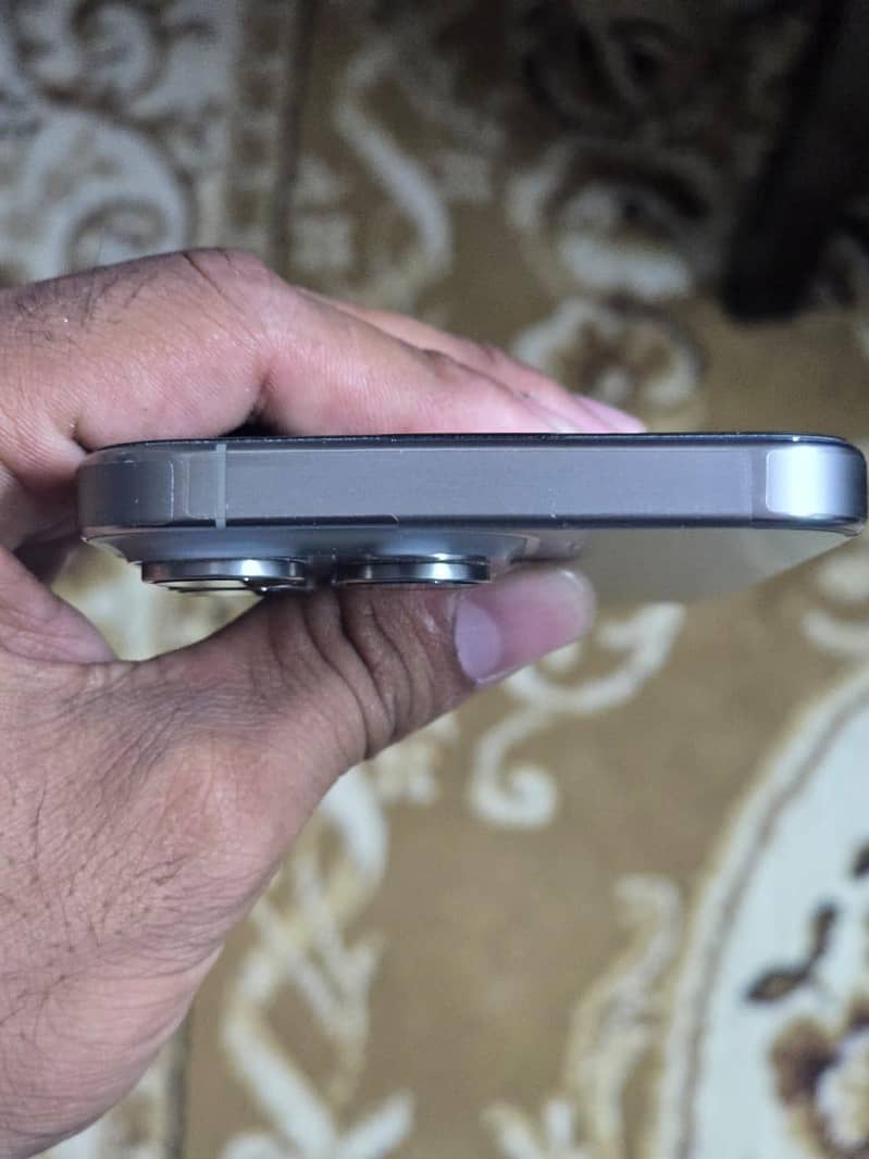 Apple iPhone 15 Pro Max 3