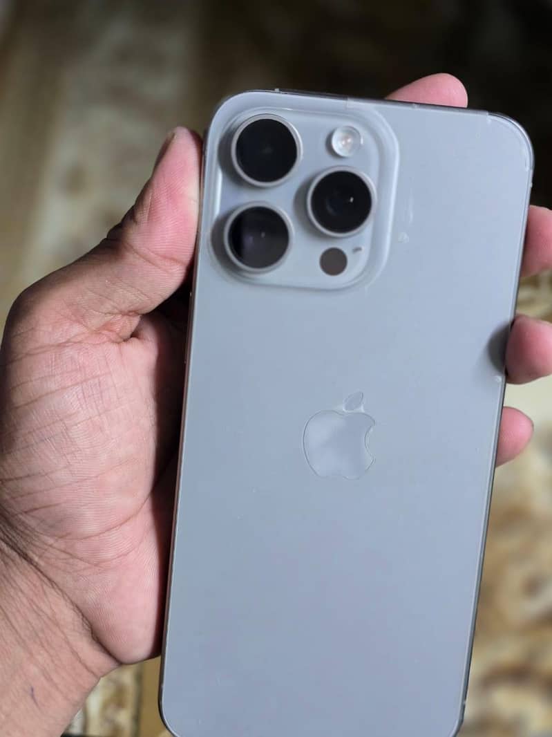 Apple iPhone 15 Pro Max 5