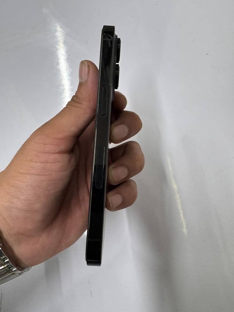 Apple iPhone 14 Pro 4