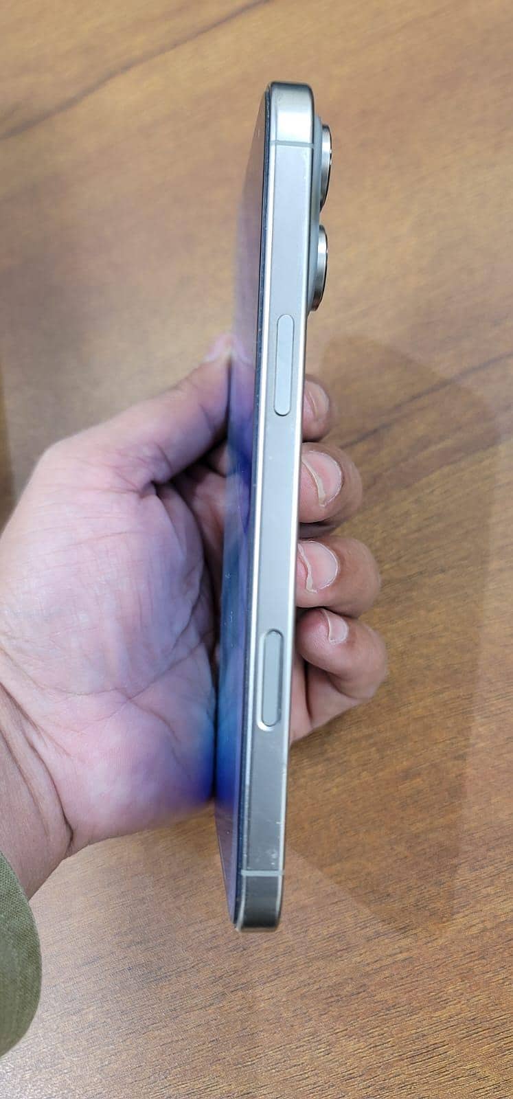 Apple iPhone 16 Pro Max 4