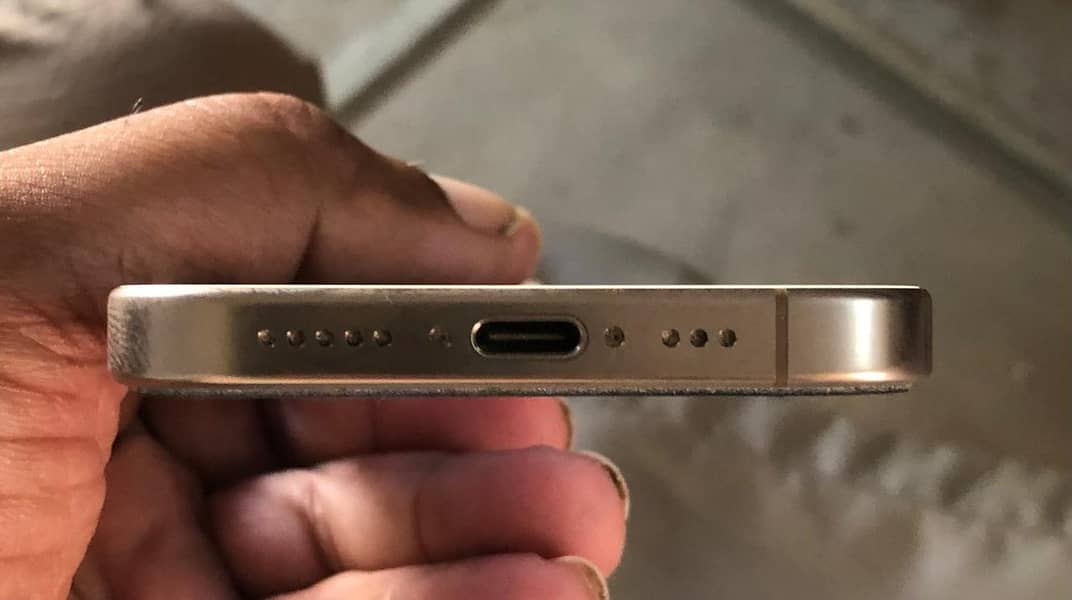 Apple iPhone 16 Pro 5