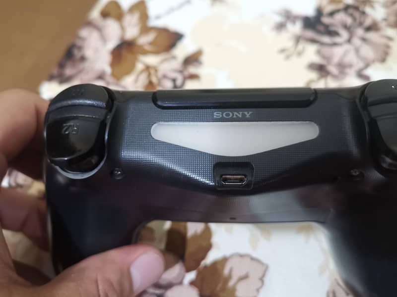 PS4 Dual Shock Controller 3