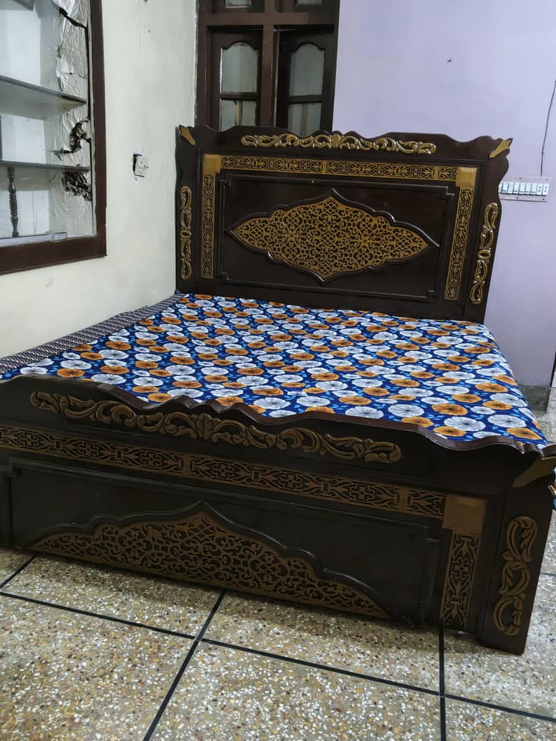 King size bed. . . Dressing table. . . . Showcase 1