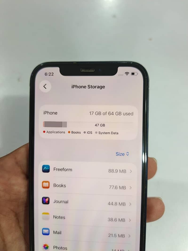 Apple iPhone 12 3