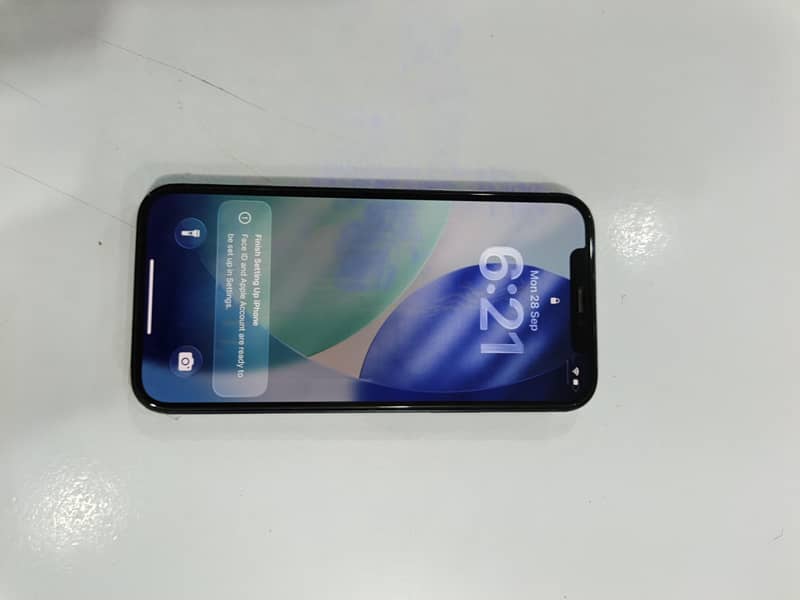 Apple iPhone 12 4