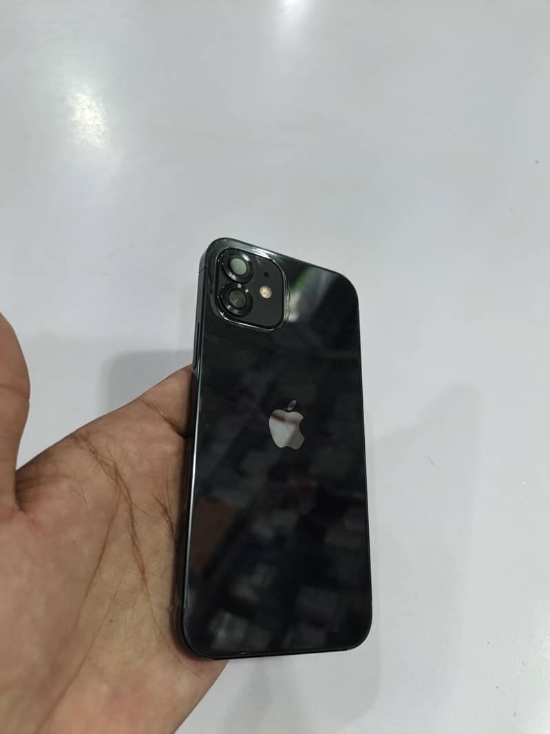 Apple iPhone 12 6
