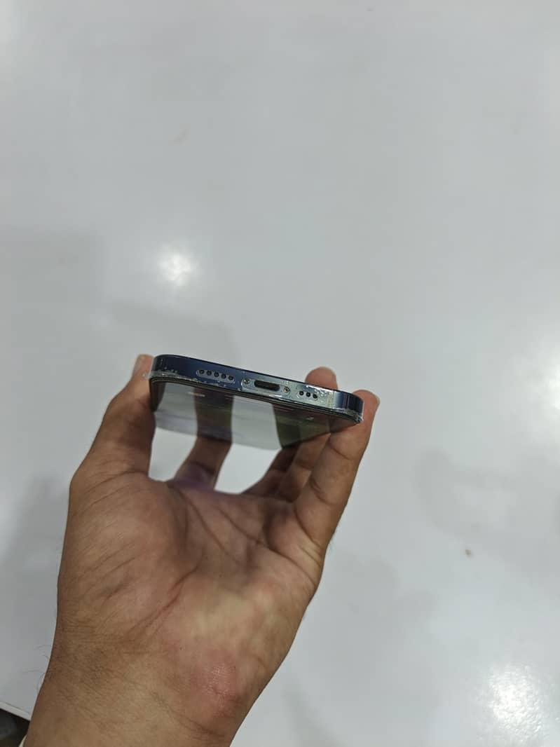 Apple iPhone 12 8
