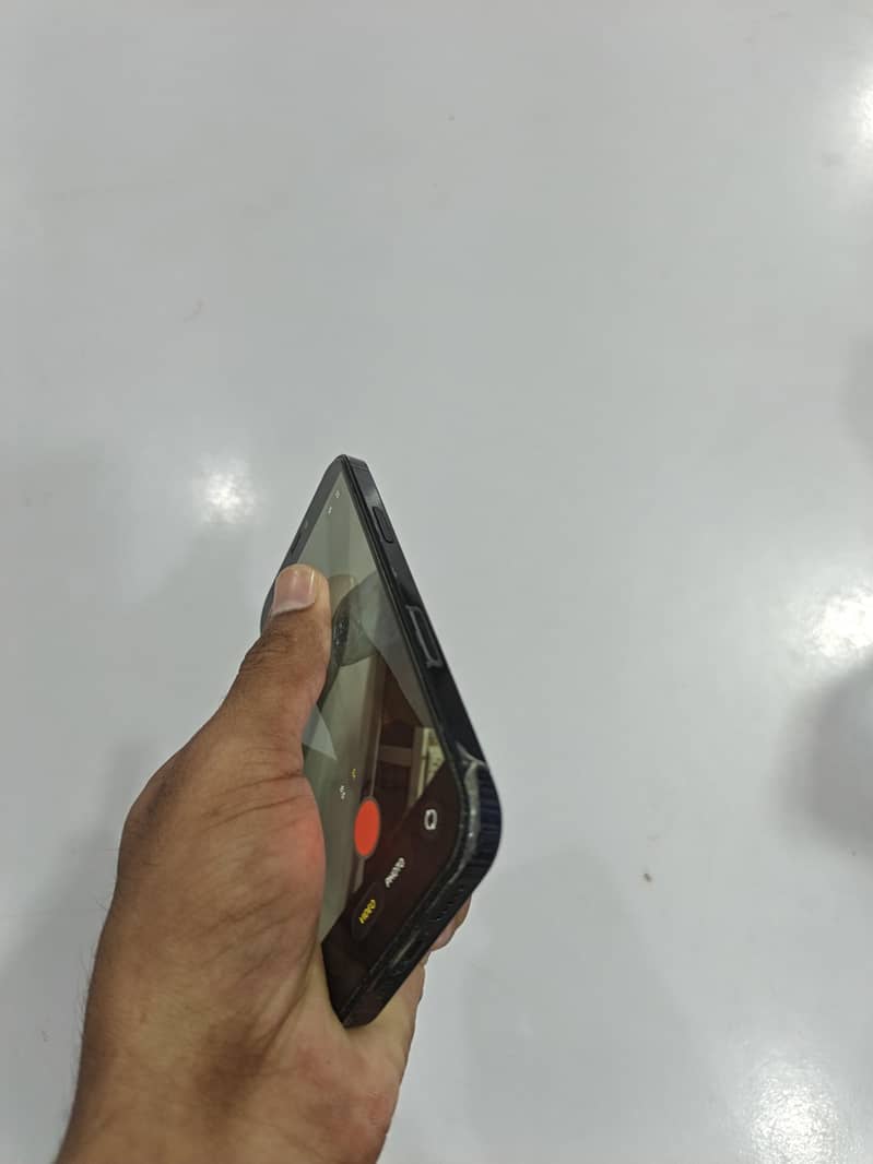 Apple iPhone 12 13
