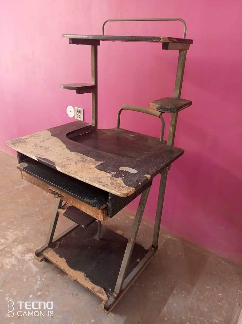 Computer Table 1