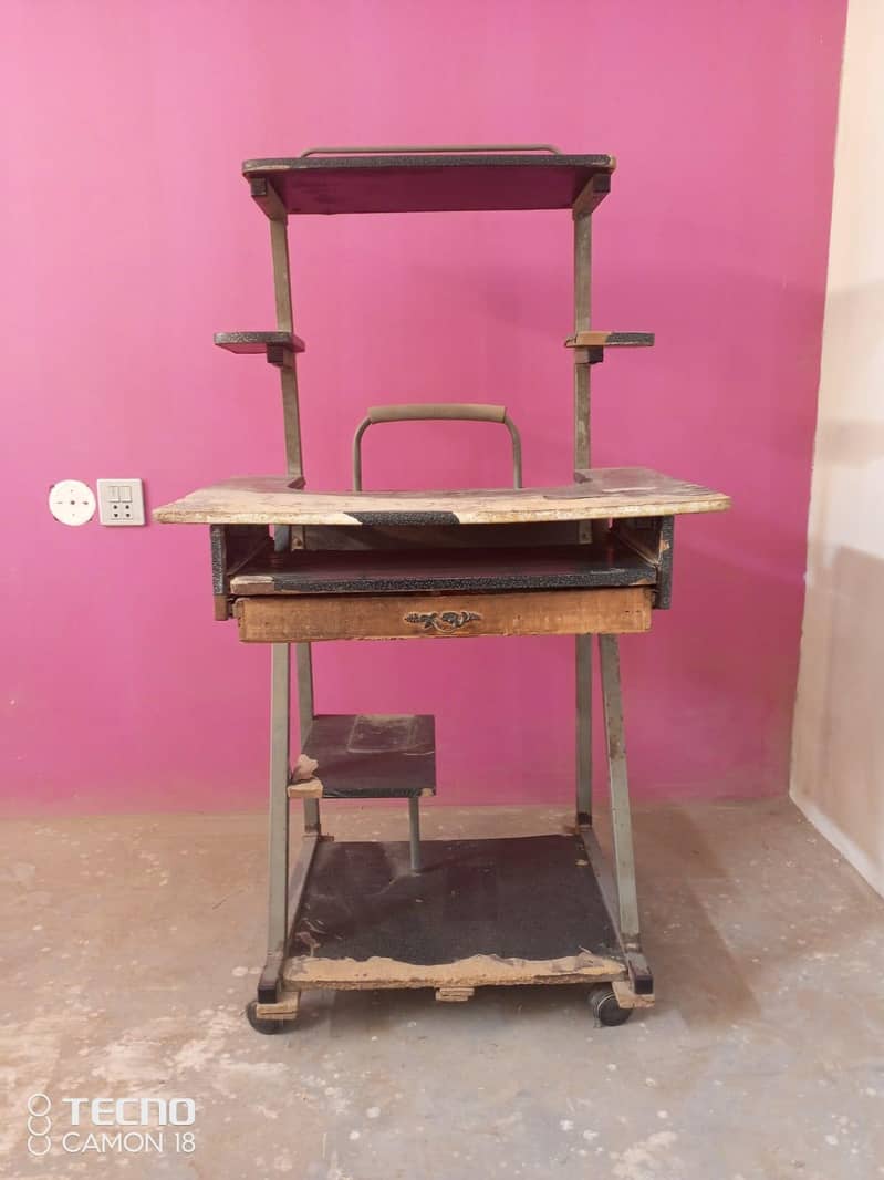 Computer Table 4