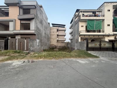 10 Marla Facing Park Plot For Sale