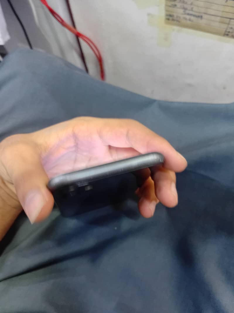 Apple iPhone 11 2