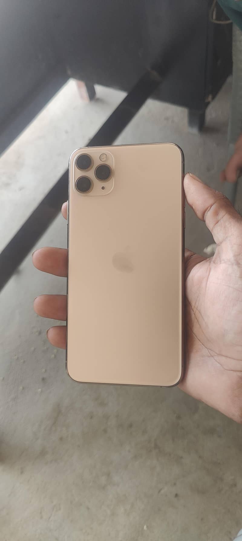 IPHONE 11 pro max 5