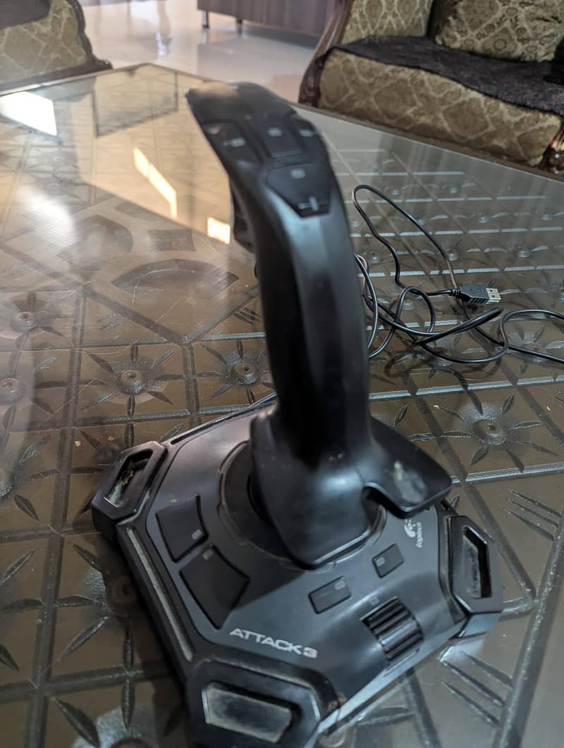 Logitech Attack 3 joystick 2