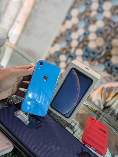 Apple iPhone XR