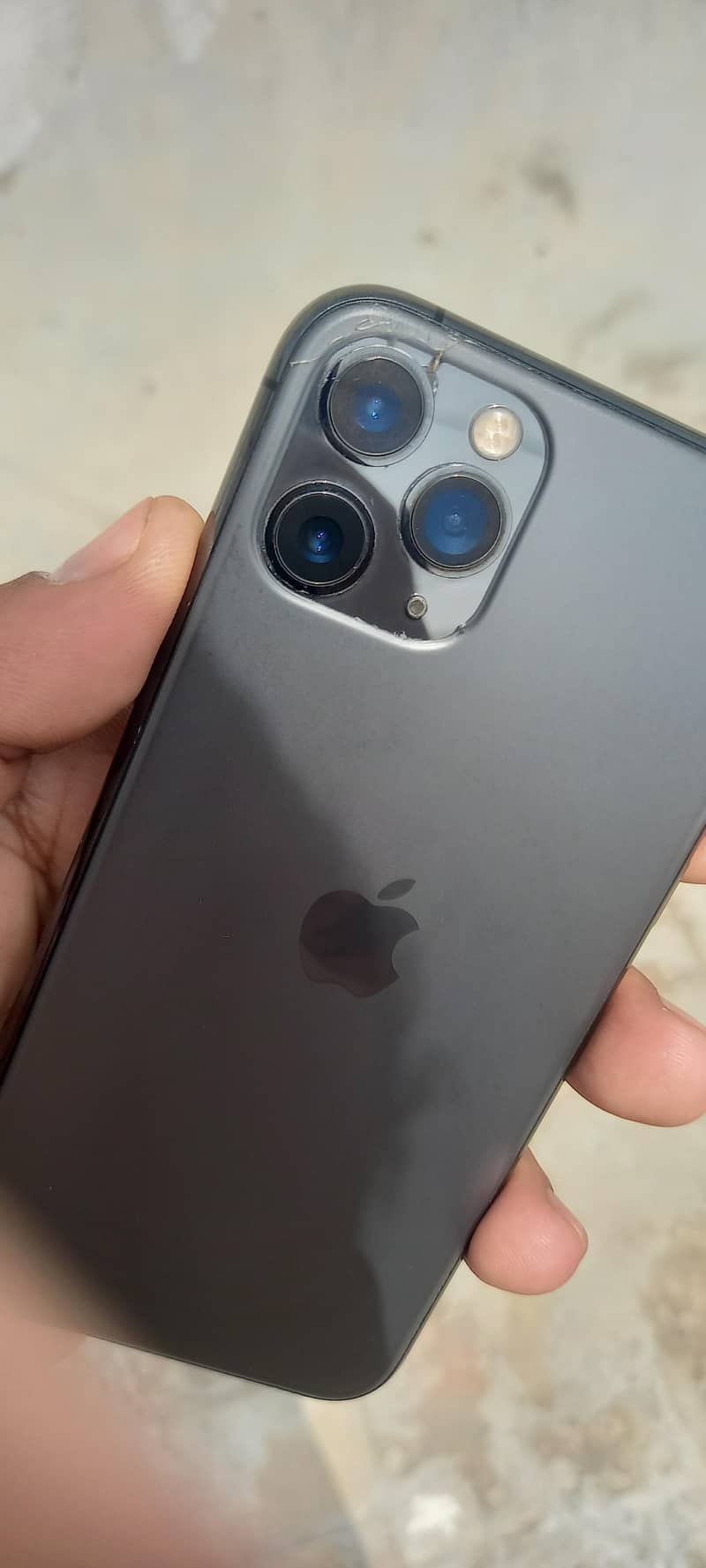 Apple iPhone 11 Pro 1