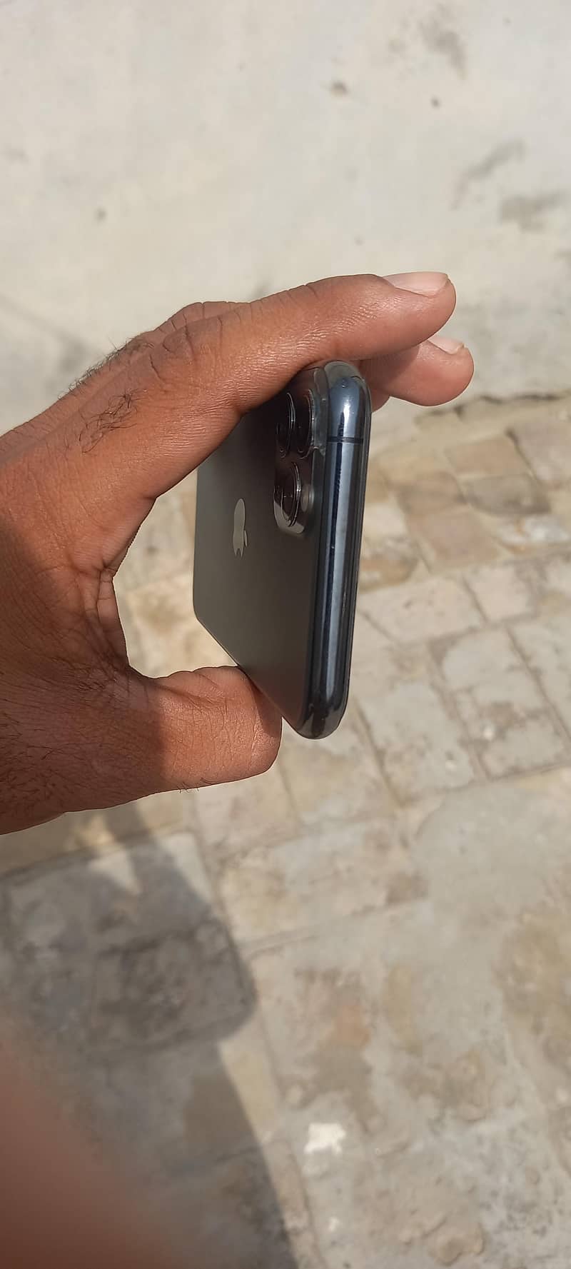 Apple iPhone 11 Pro 2