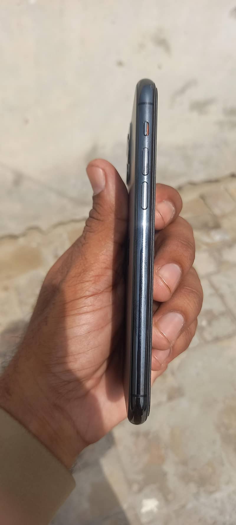 Apple iPhone 11 Pro 4