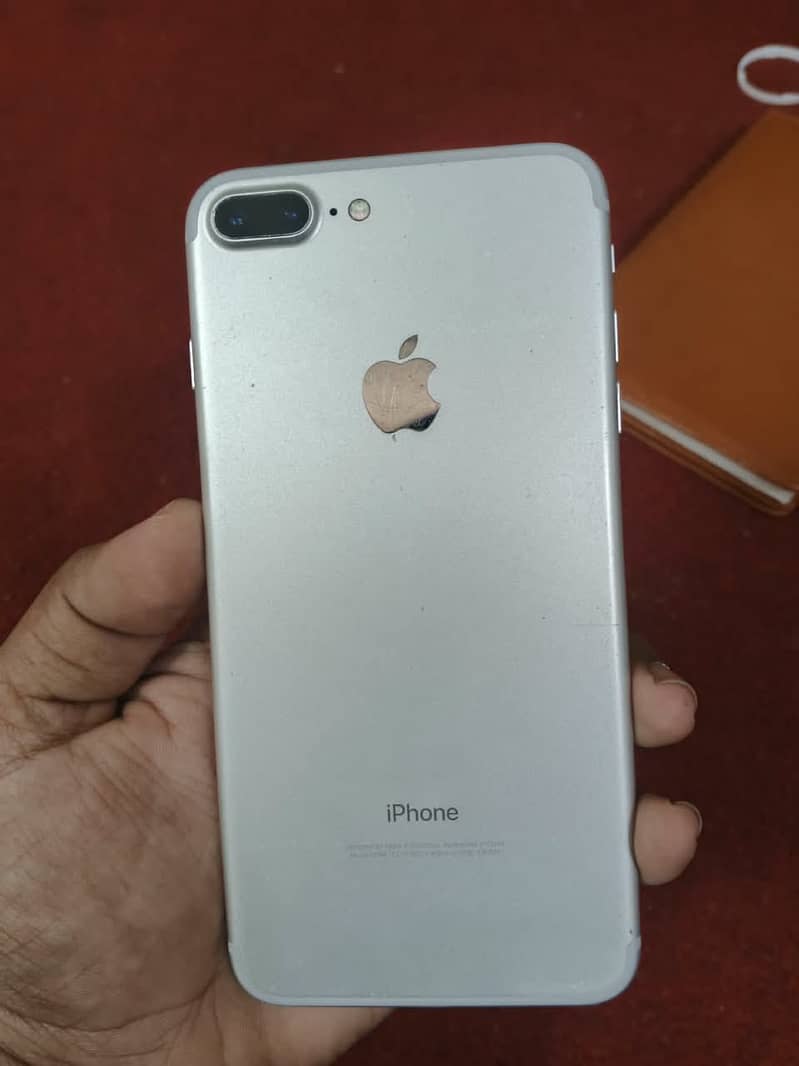 Apple iPhone 7 Plus 3