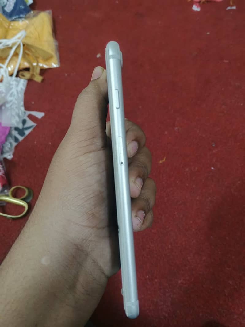 Apple iPhone 7 Plus 8