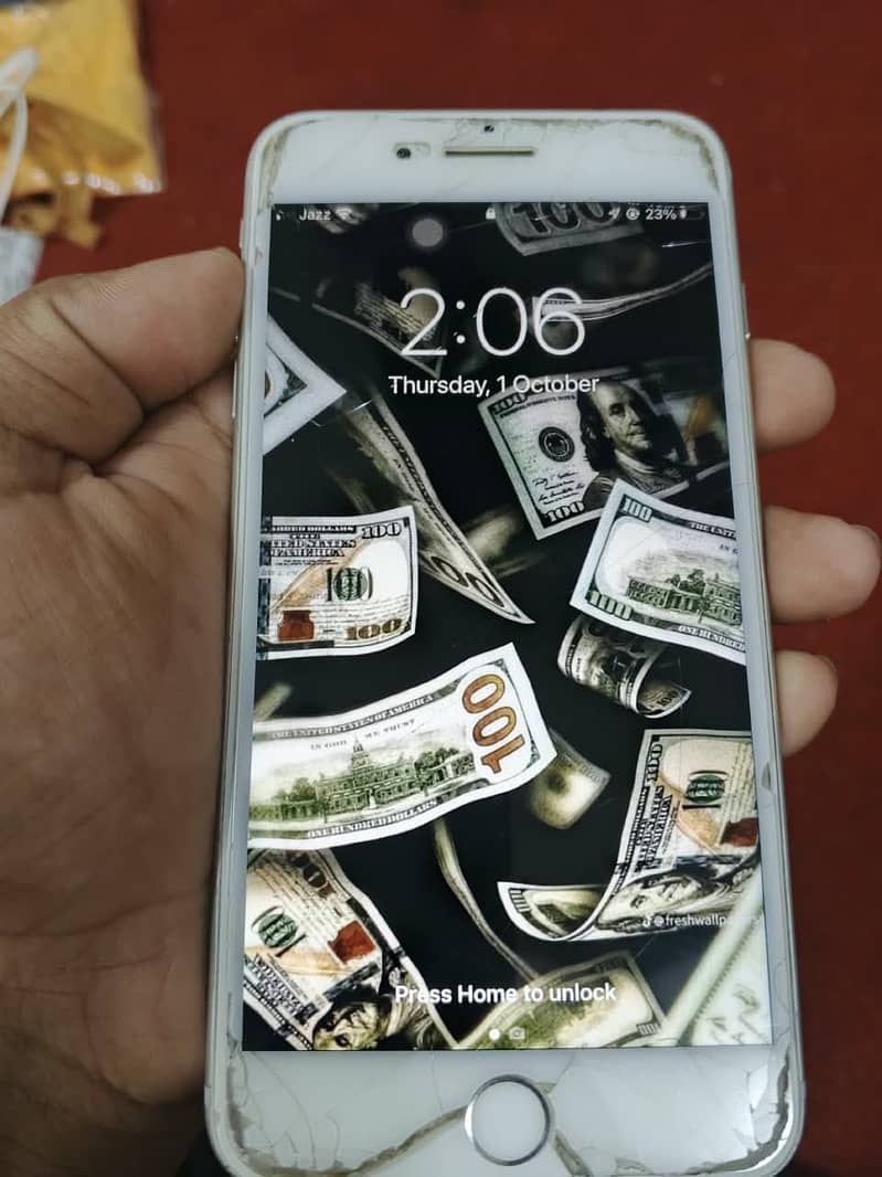 Apple iPhone 7 Plus 12