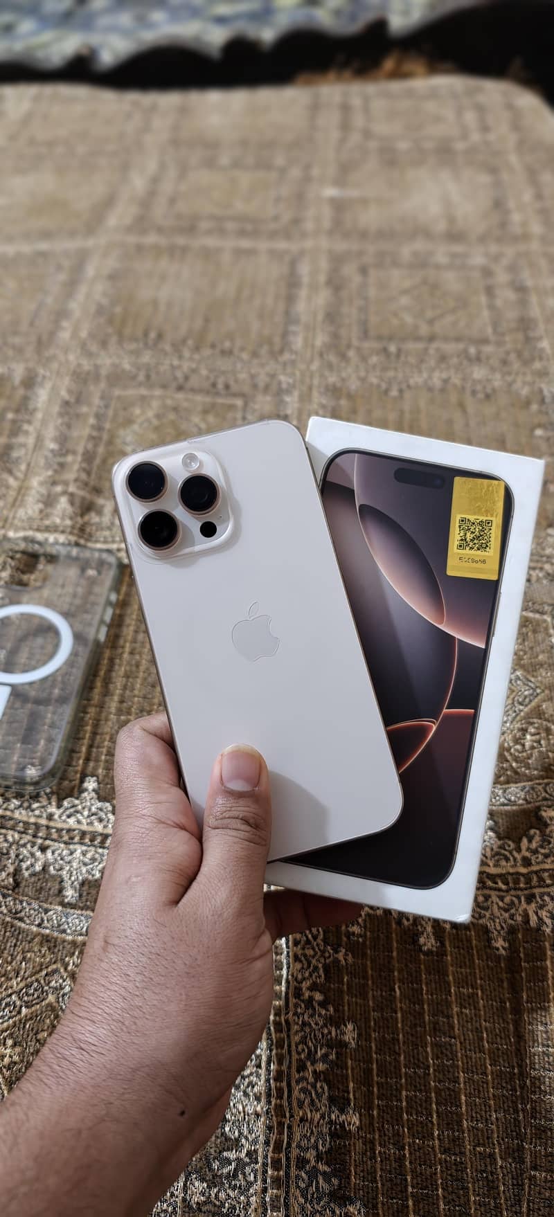 Apple iPhone 16 Pro Max 1