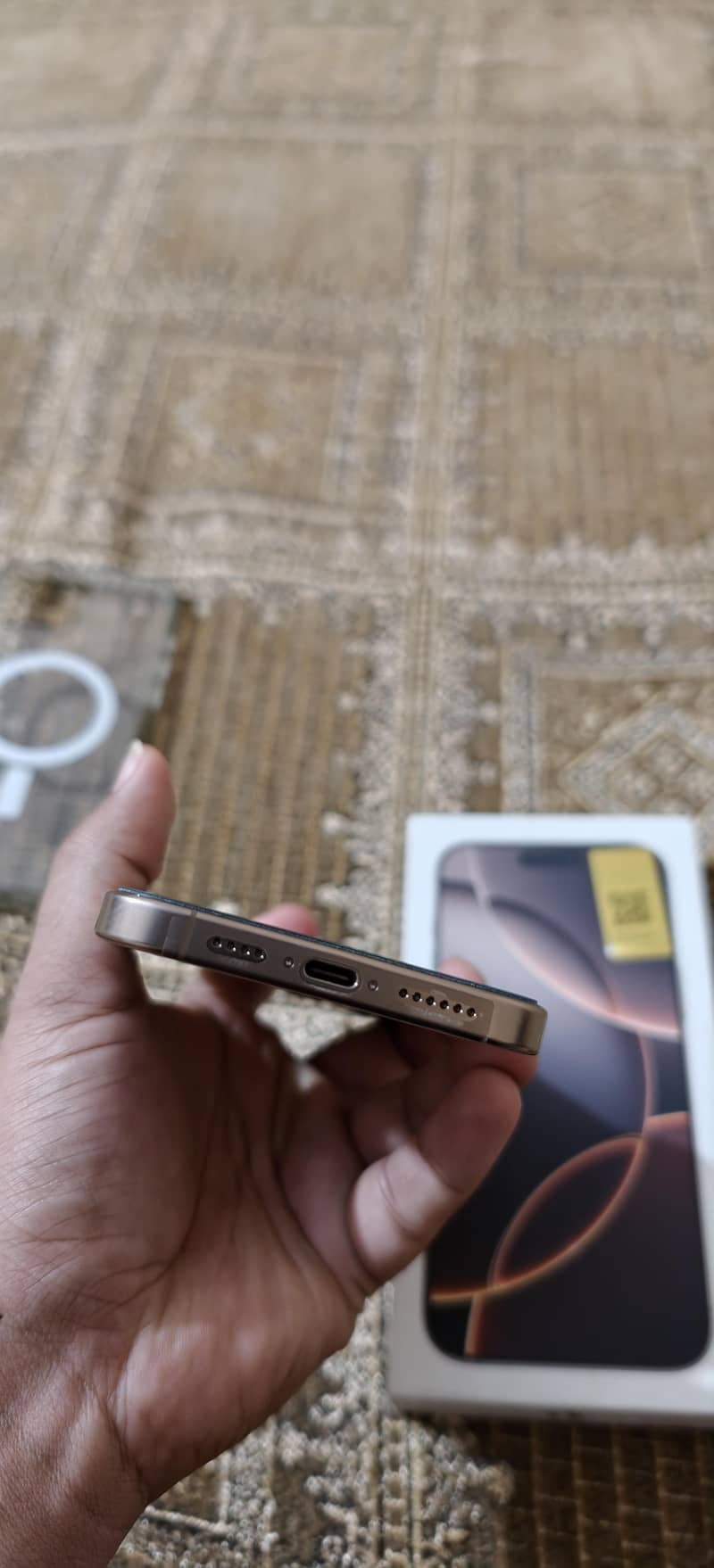 Apple iPhone 16 Pro Max 4