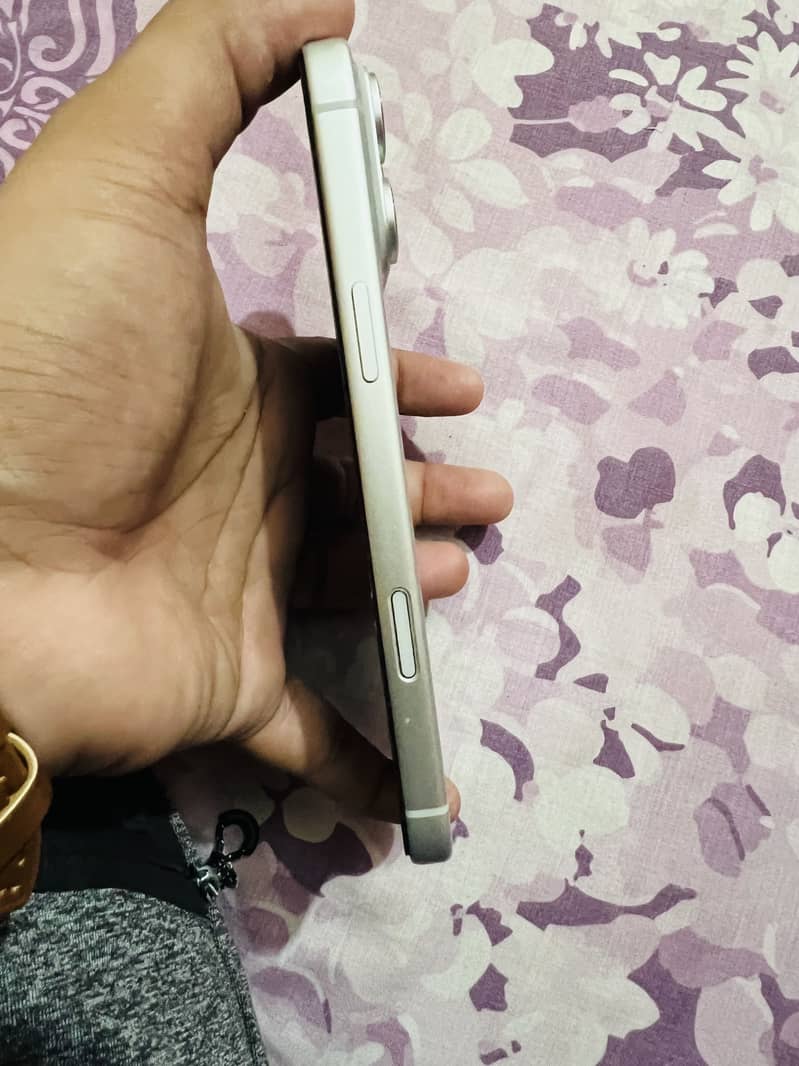 Apple iPhone 17 Pro Max 6