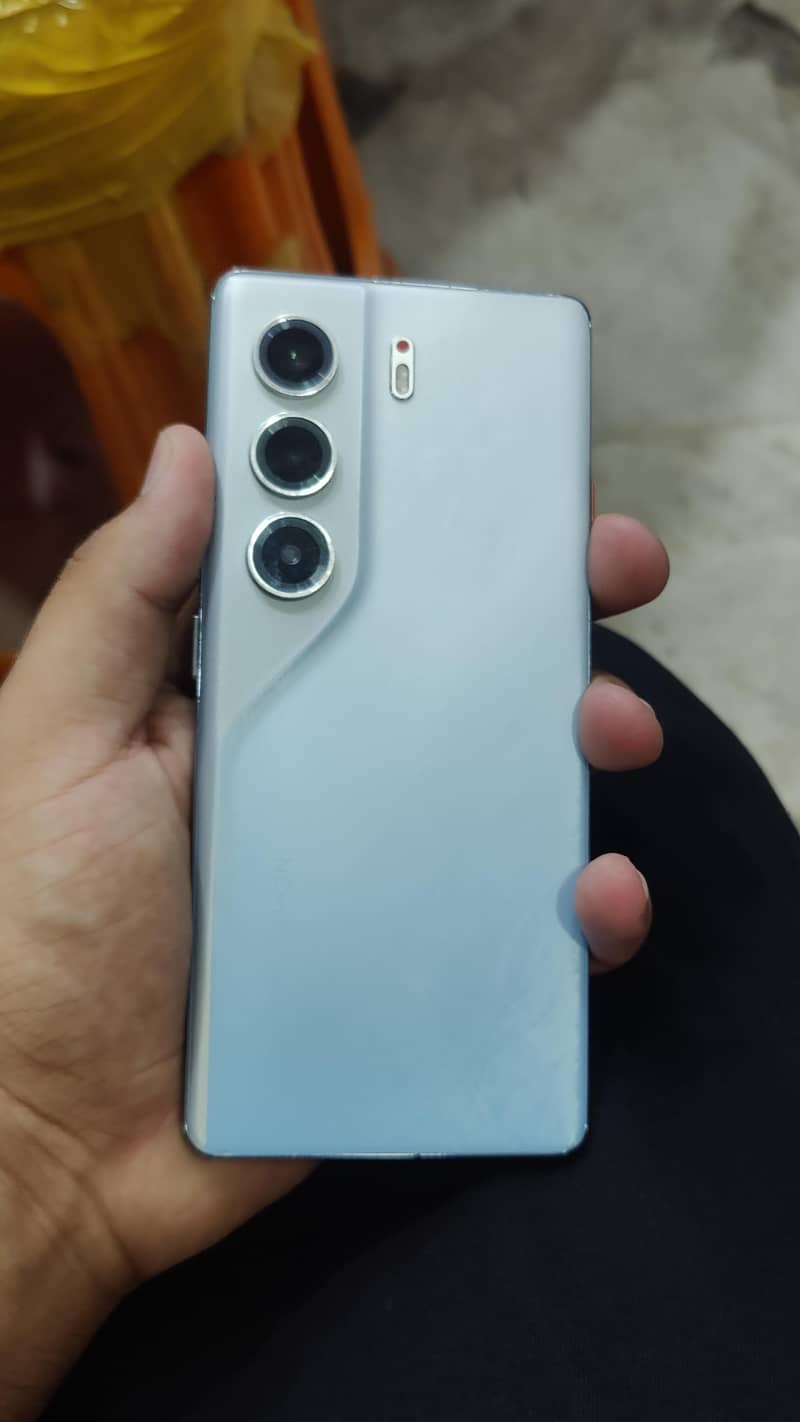 Tecno CAMON 40 Pro 0