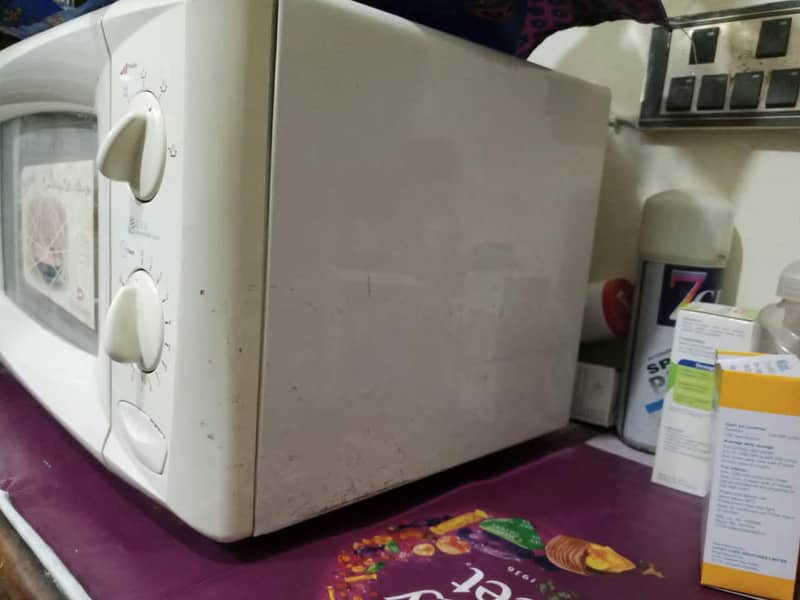 Dawlance microwave 1