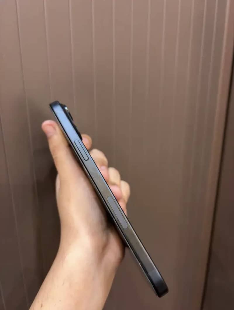 Apple iPhone 15 plus 1