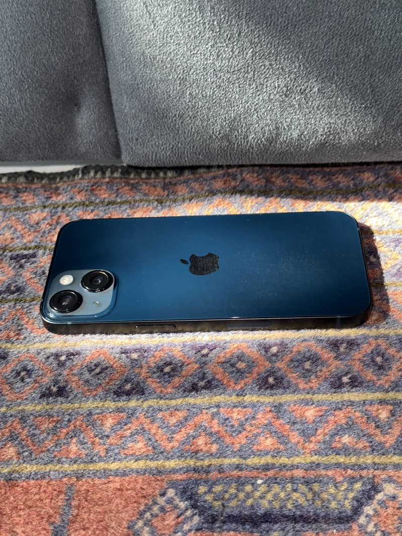 Apple iPhone 13 1