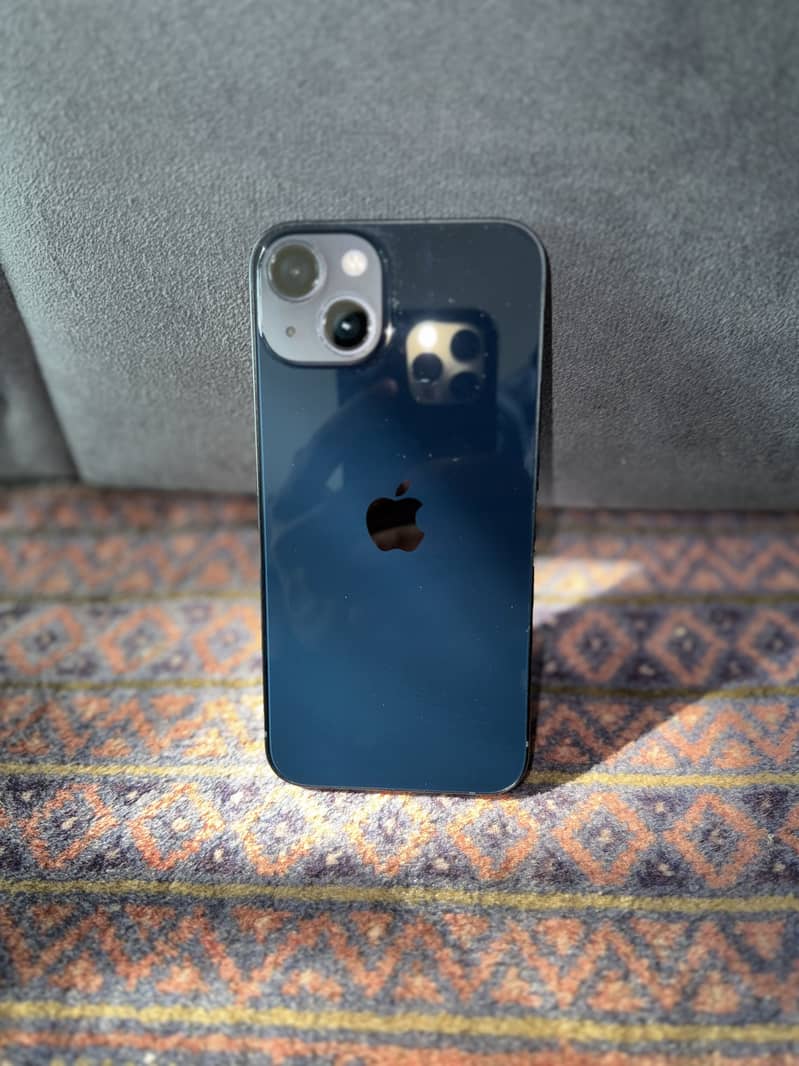 Apple iPhone 13 4